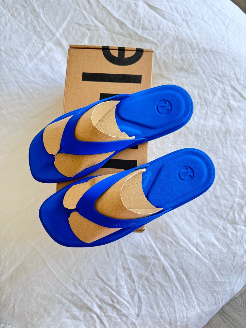 lululemon athletica - Women's Restfeel Flip Slide Sandals